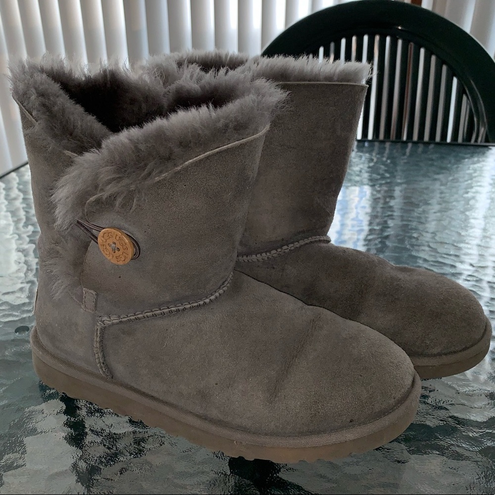 Grey Uggs size 8